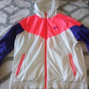*NEW* Nike Windbreaker